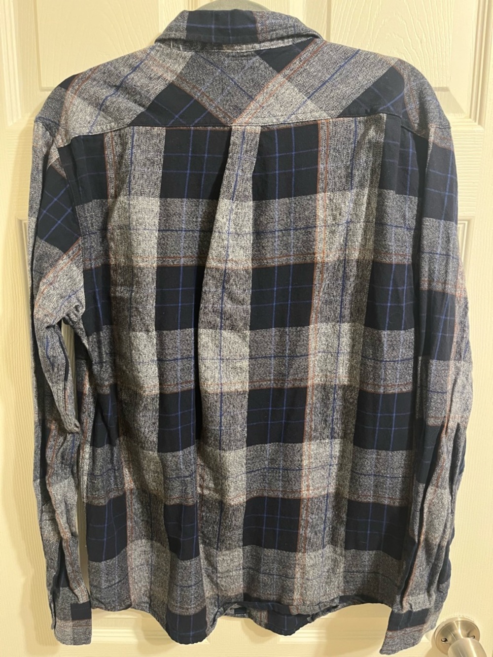 Levi's Men's Blue and Gray Plaid Button-Down Shirt - Picture 2 of 3